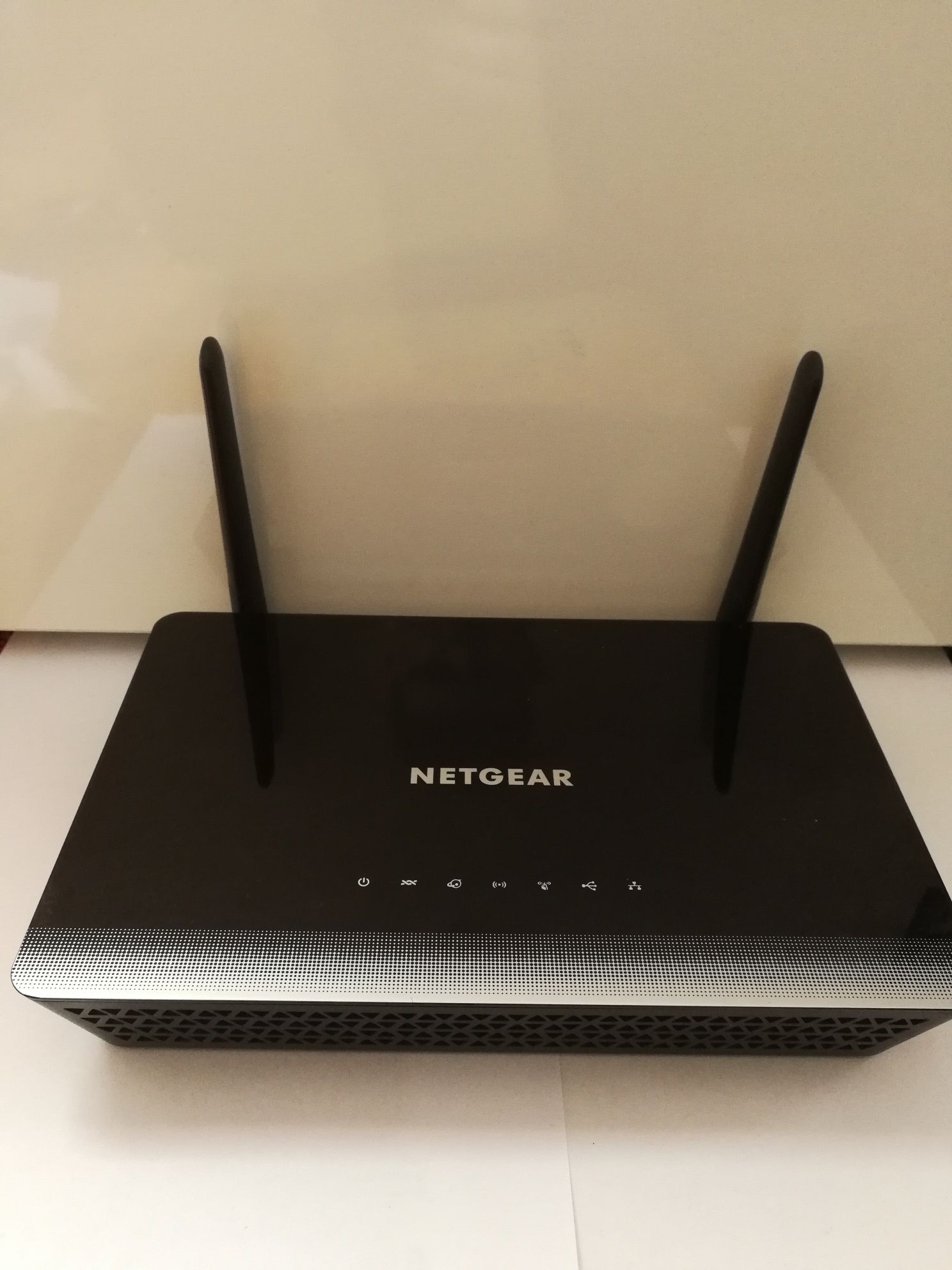 Router Netgear D3600