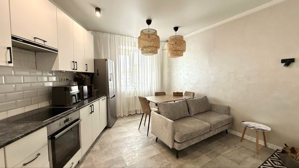 2-кімнатна у центрі з ремонтом