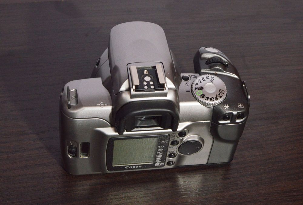 Canon EOS 300x body / Canon EF 28-80-90-105, EF-S 18-55
