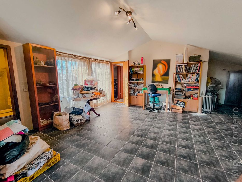 Moradia T4 de 3 frentes - Guifões, Matosinhos