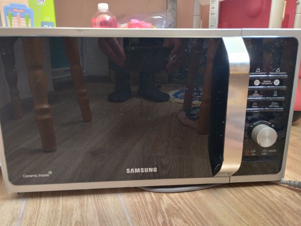 Микроволновая печь с грилем Samsung MG23F302TAS/UA