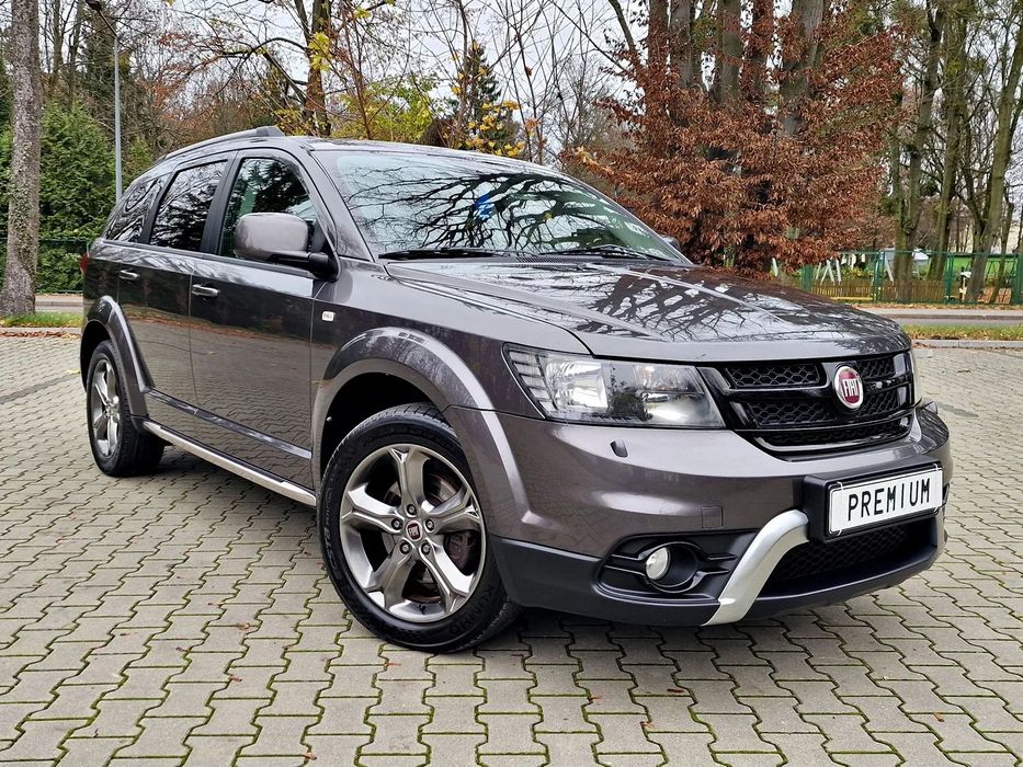 Fiat Freemont 2.0D Cross AWD 170KM Automat 4x4 Webasto Navi 19 cali Kamera 7 osobowy