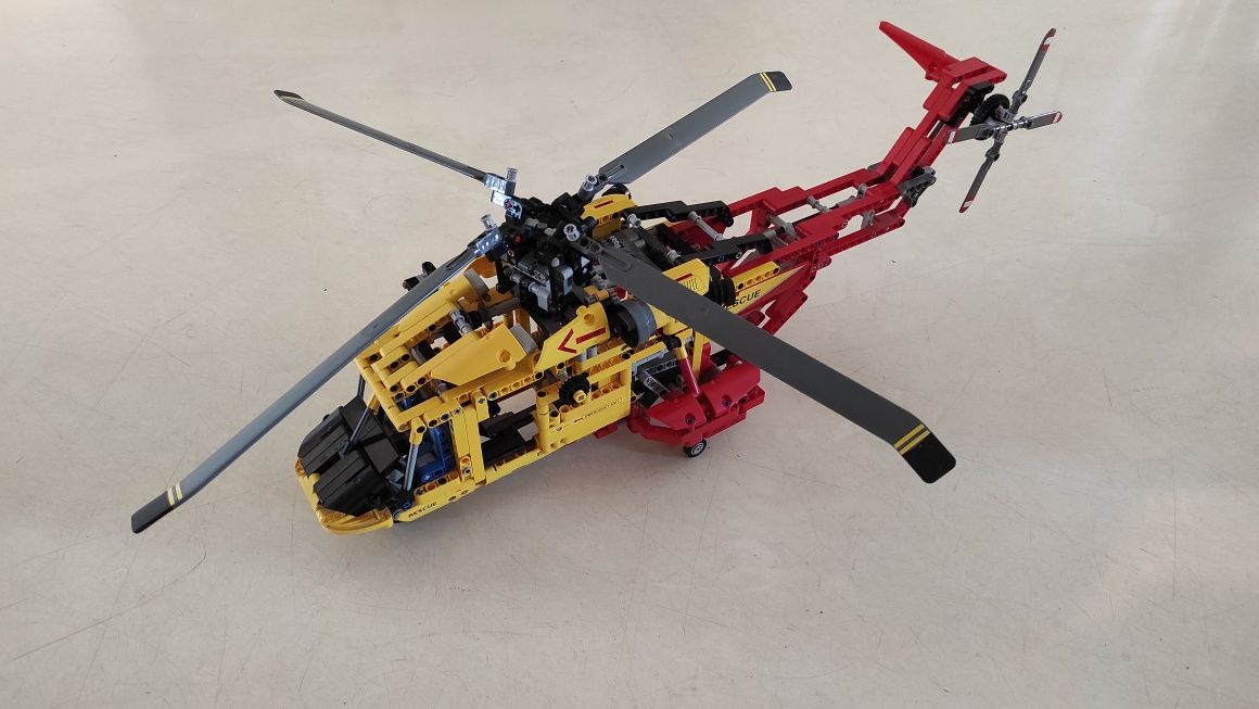 Lego Technic 9396 Rescue Helicopter