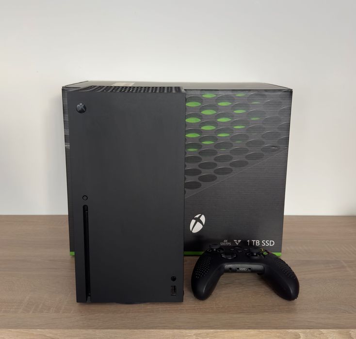 Konsola Xbox Series X + gry