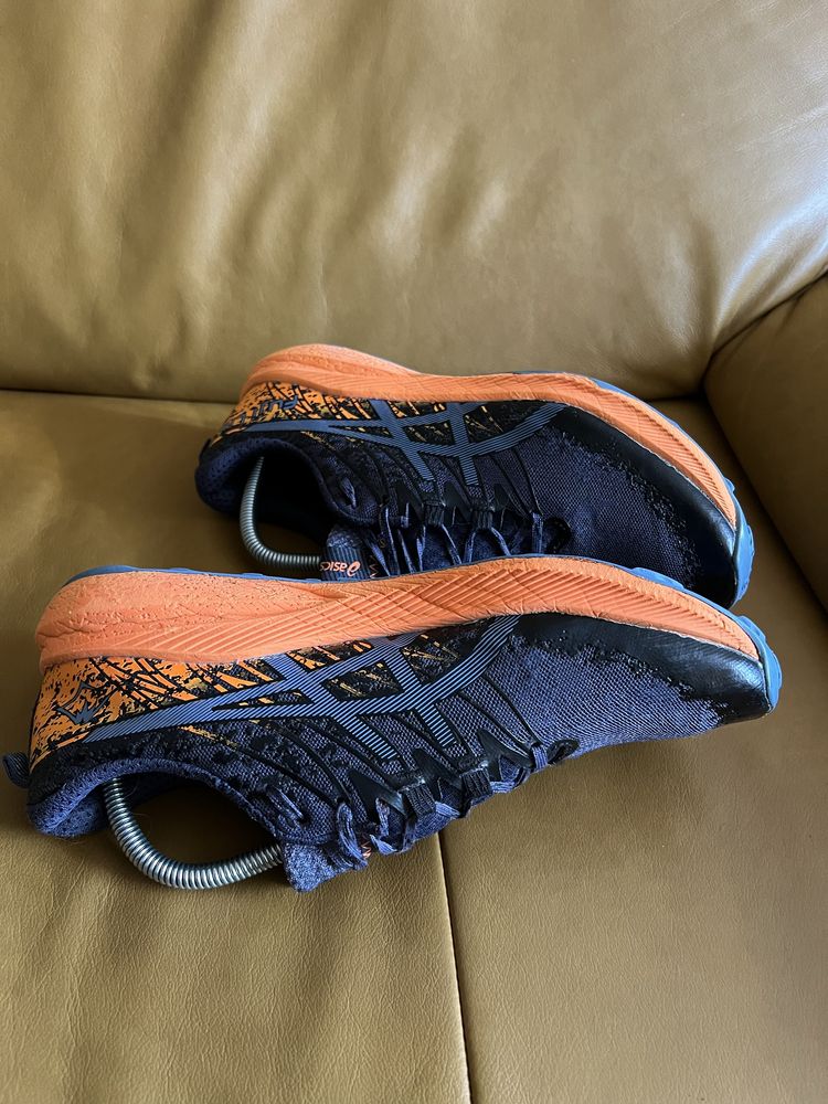 Кросівки для бігу Asics Fuji Lite2 42р