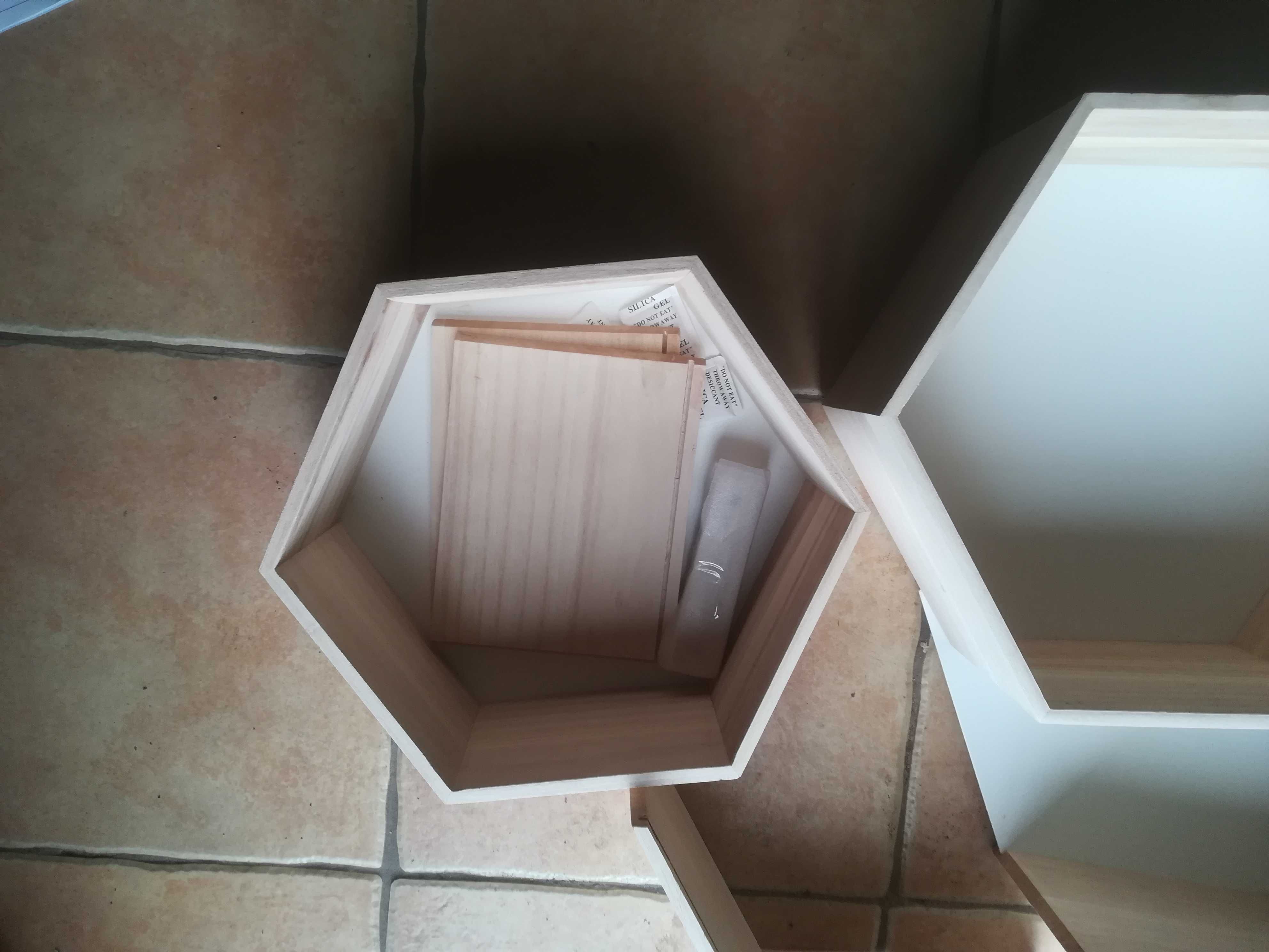 Półki "plaster miodu"
