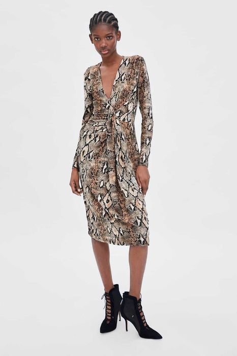 Vestido de tacto suave com padrão cobra da Zara T: M Novo