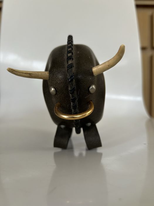 Mealheiro em forma de vaca