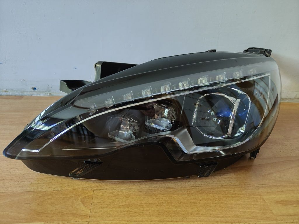 Peugeot 308 T9 lampa lewa full led kompletna IDEALNA