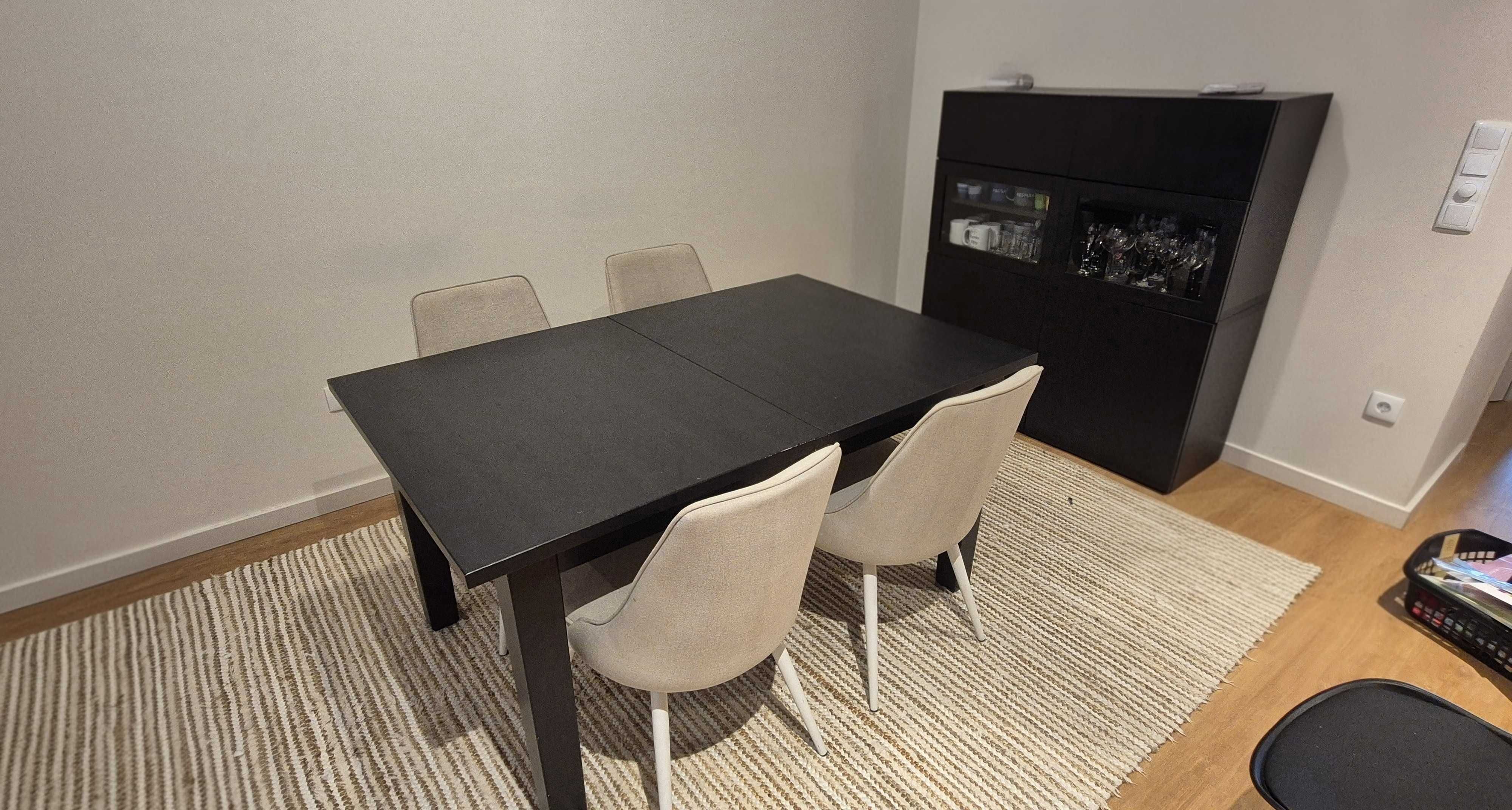 Mesa sala extensível e 4 Cadeiras