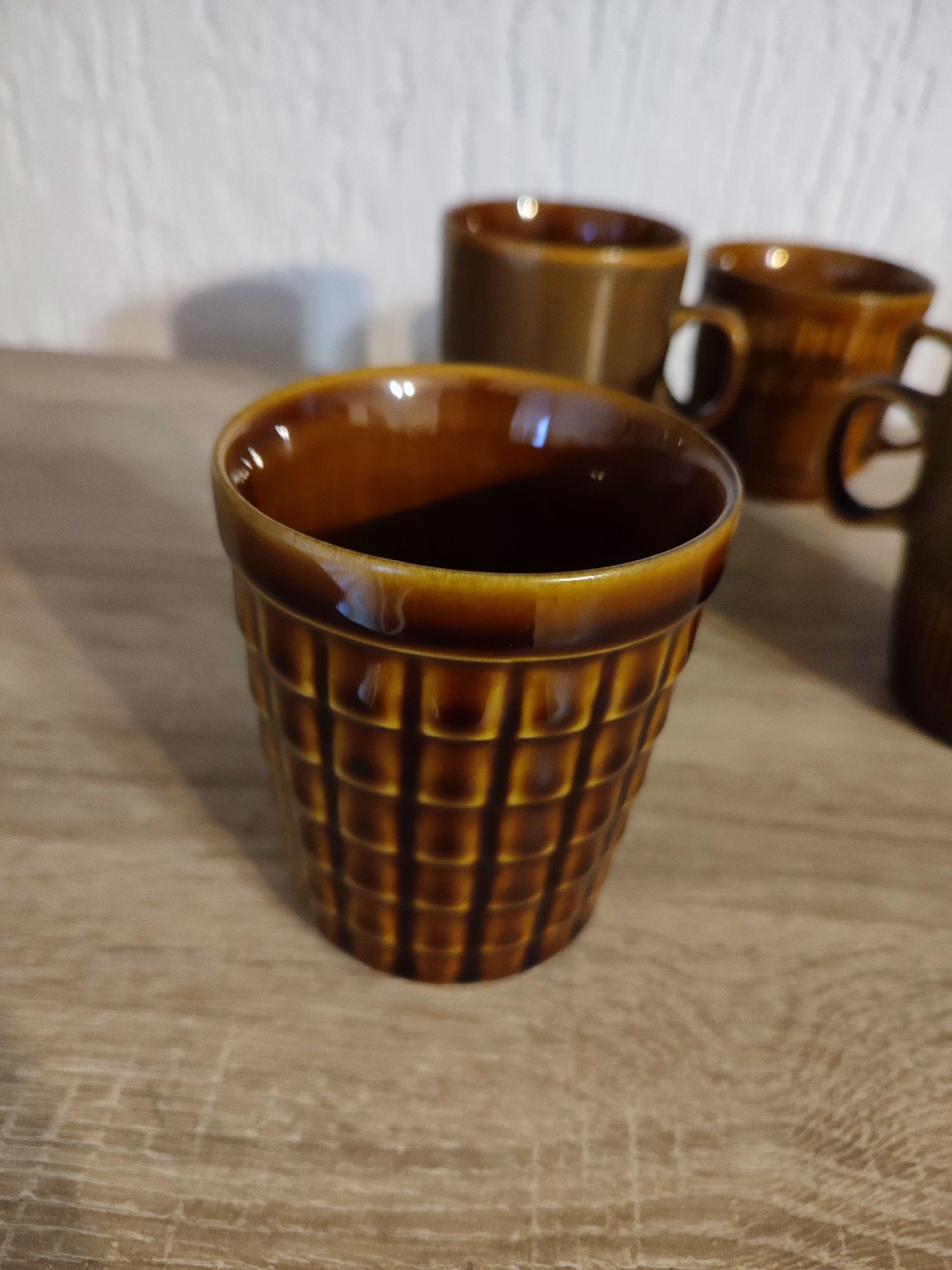 Stare brązowe kubki Pruszków Mirostowice Chodzież