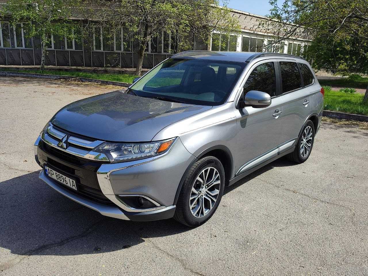 Mitsubishi Outlander SEL 2016 Кожа / 7 мест