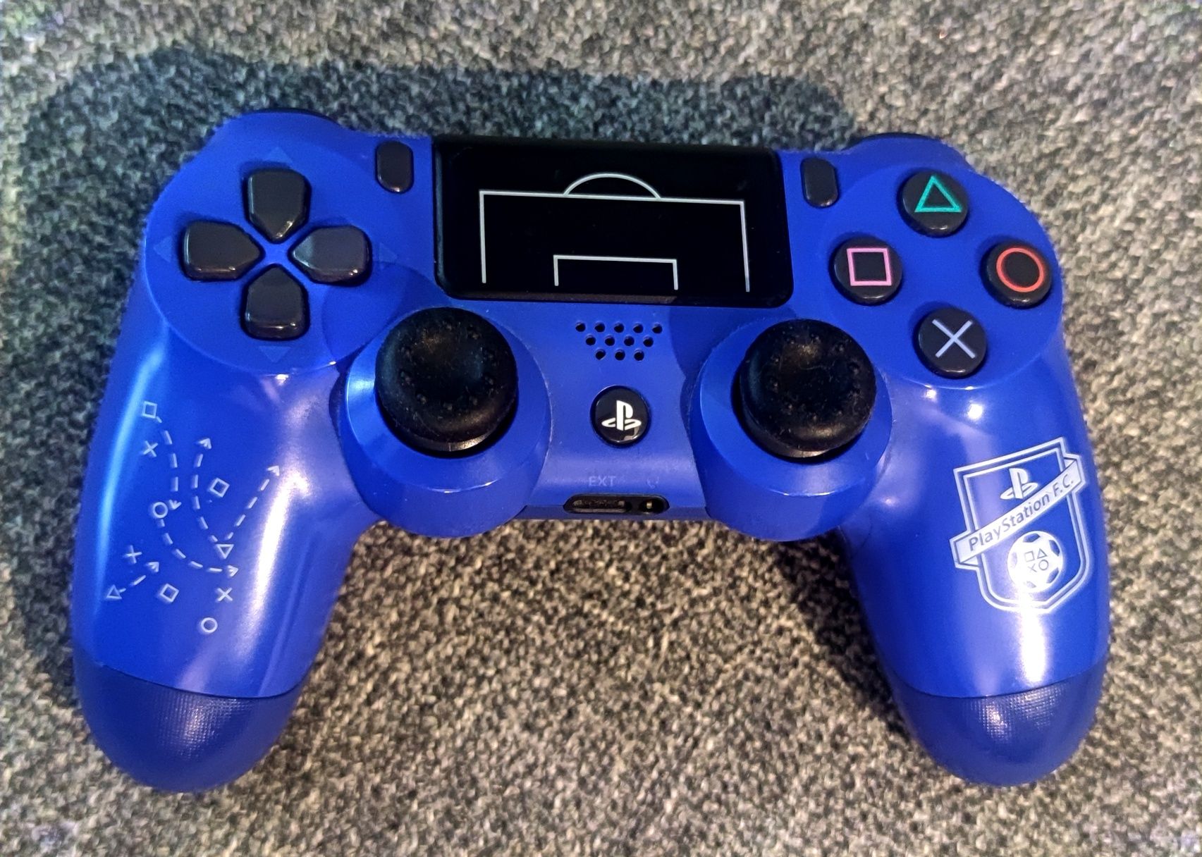 Pad kontroler Sony PS4 DualShock 4 v2 Blue FC Limited Edition.