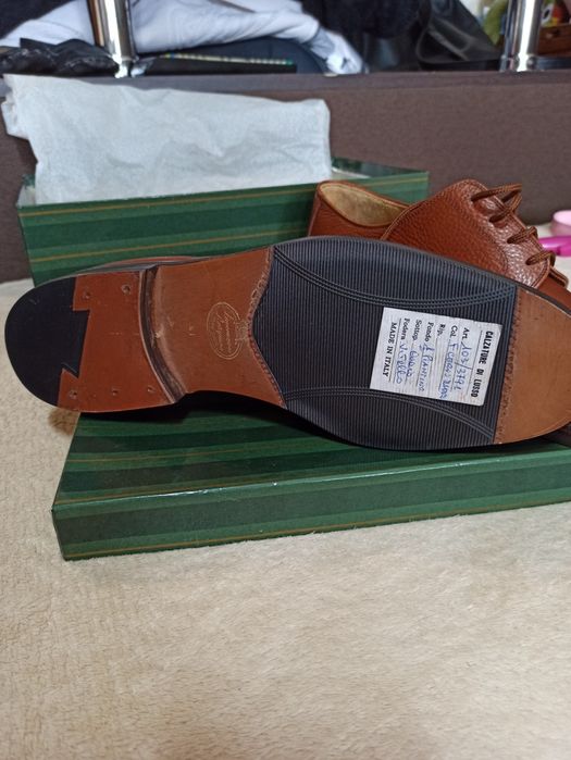 Шкіряні туфлі італійський бренд