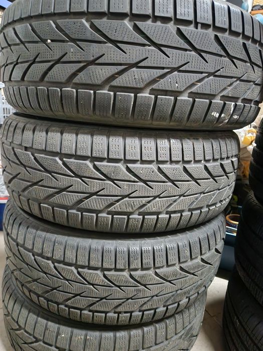 Зимові шини Toyo snowprox 225/ 60/ 17
