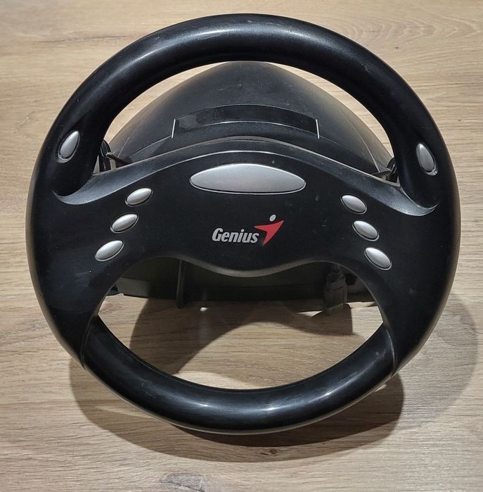 Продам руль игровой Genius