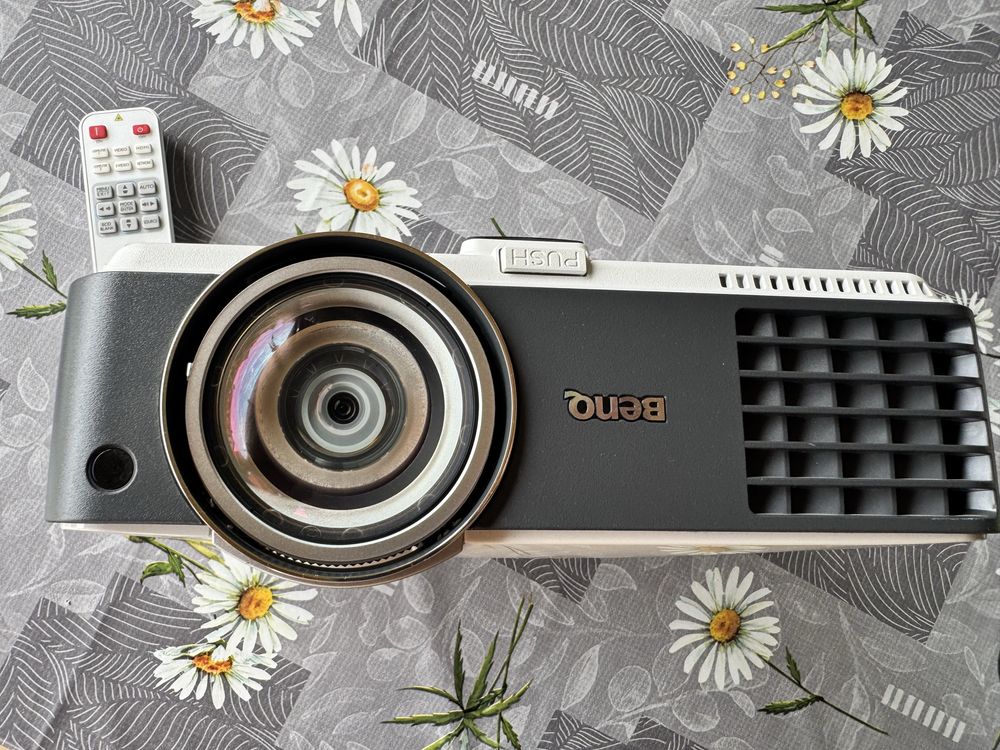 Projektor Benq MX819ST jak nowy