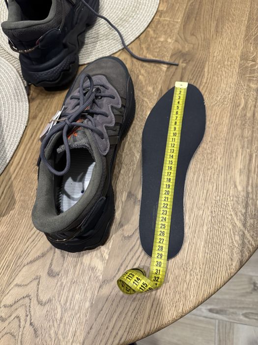 Кросівки Adidas Ozweego US11,5