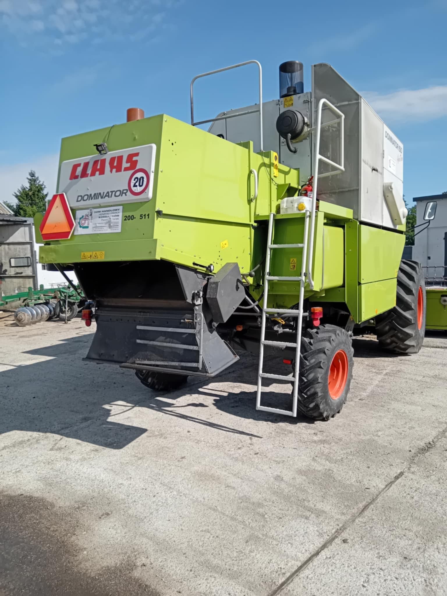 Kombajn do zboża Dominator Class/Fend/Nowholand/John
