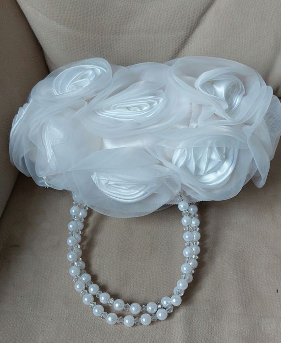 Сумочка белая нарядная на праздник для женщины девочки