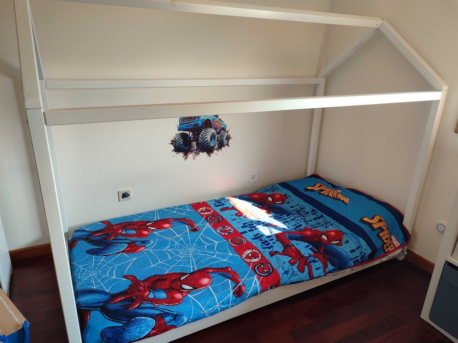 Cama Montessori como nova