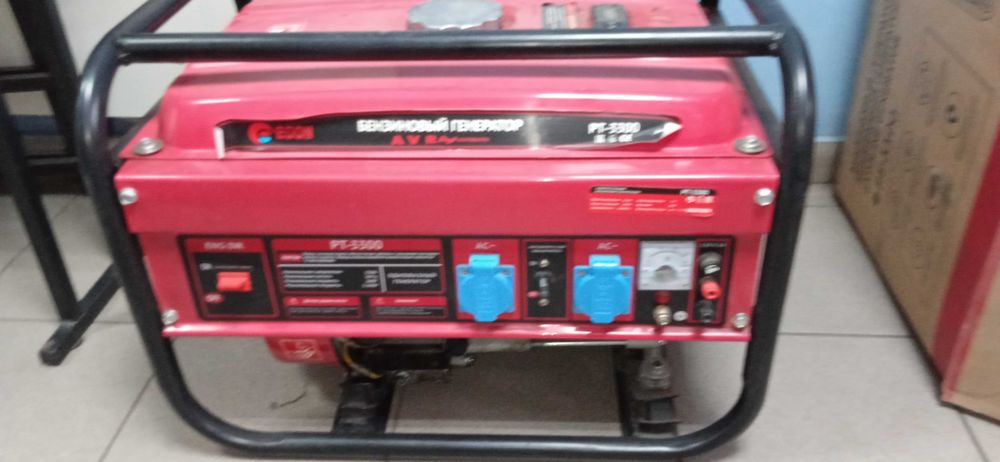 Продам генератор бензиновийй