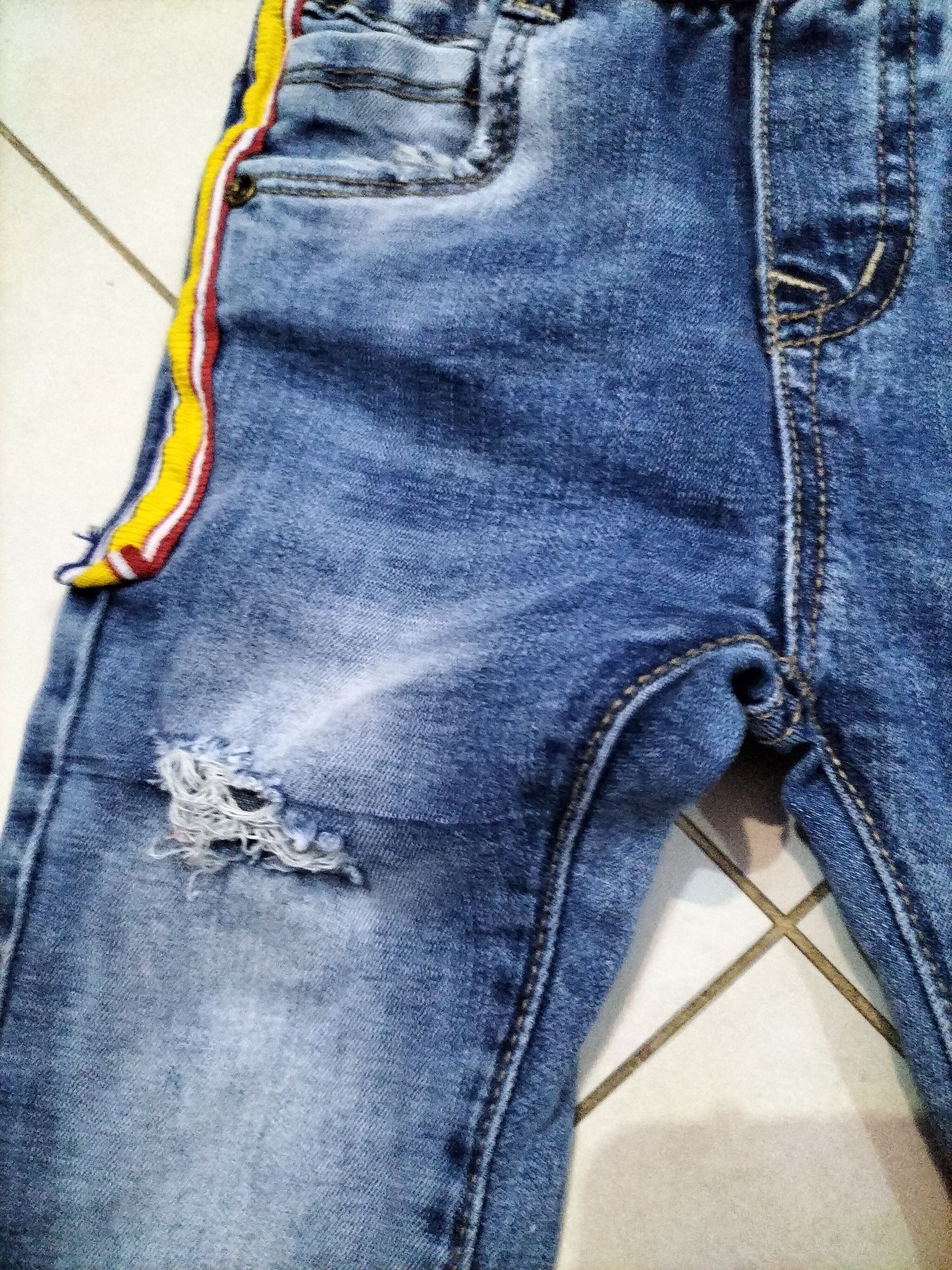 Spodnie jeansowe chłopięce niebieskie