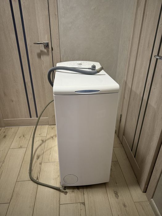 Пральна машина Whirpool в робочому стані