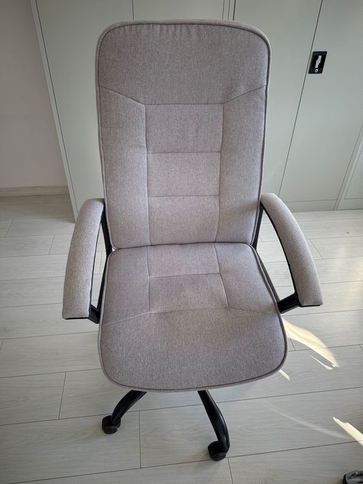 Fotel obrotowy biurowy