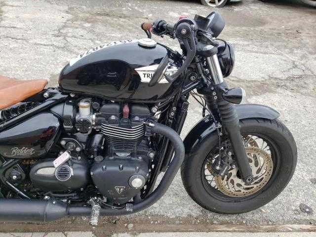 Triumph Motorcycle BONNEVILLE BOBBER BLACK 2019