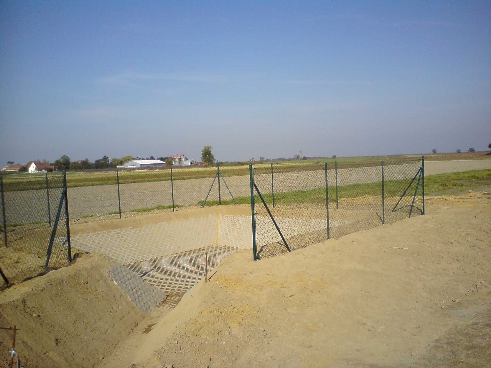 Ogrodzenia: siatki, panele, podmurówki, akcesoria + możliwy transport