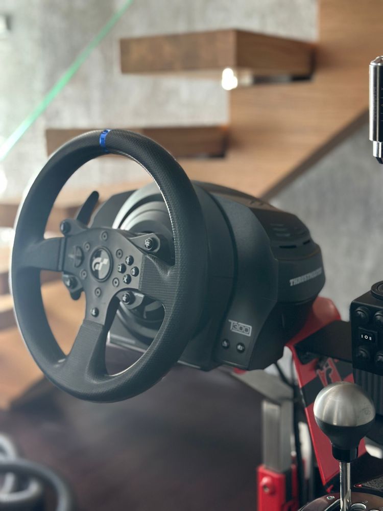 Zestaw simracing / thrustmaster t300