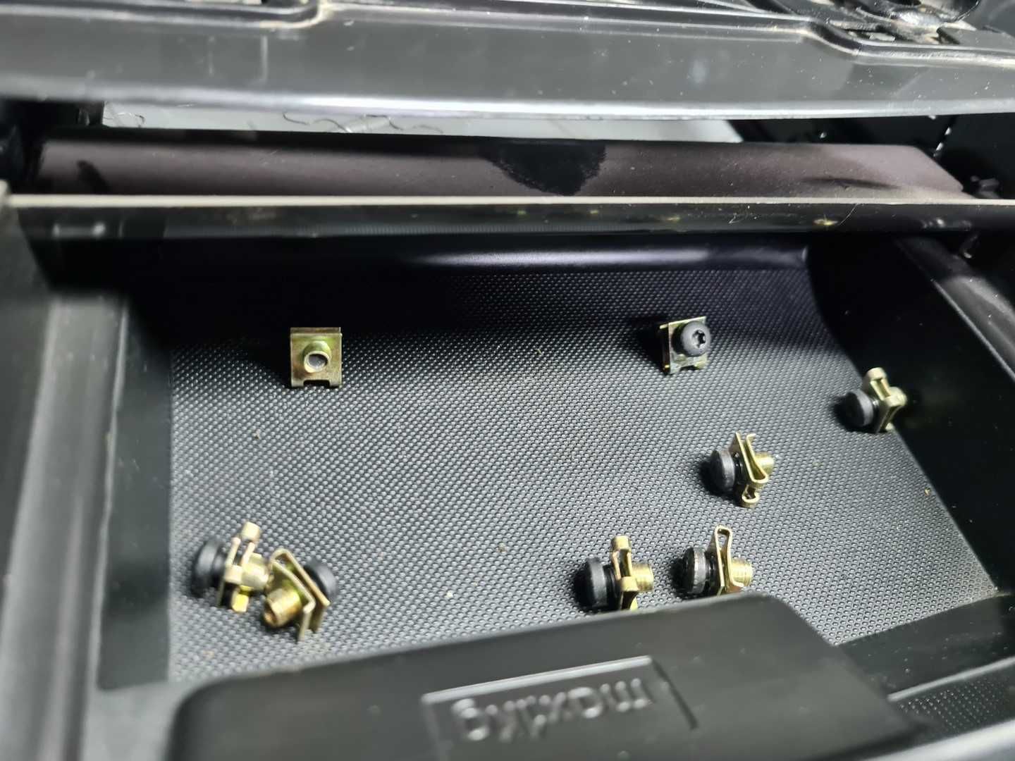 Schowek Fotela Audi A4 B6 B7 Lewy + Prawy Czarny  Jasny Komplet Śruby