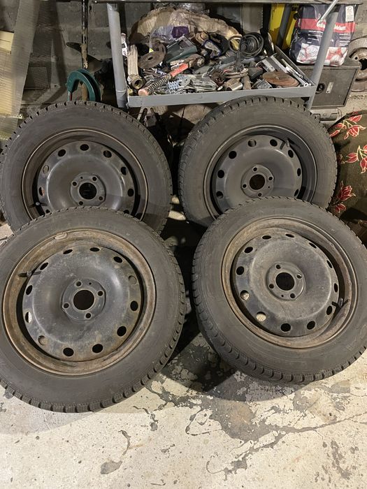 Opony zimowe 22 rok + kołpaki