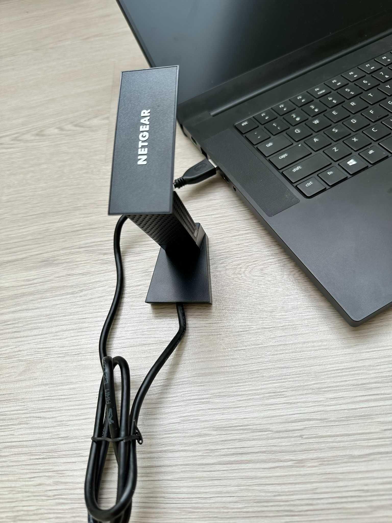 WiFi 6E USB 3.0 WiFi-адаптер NETGEAR A8000 Nighthawk AXE3000 Потужний