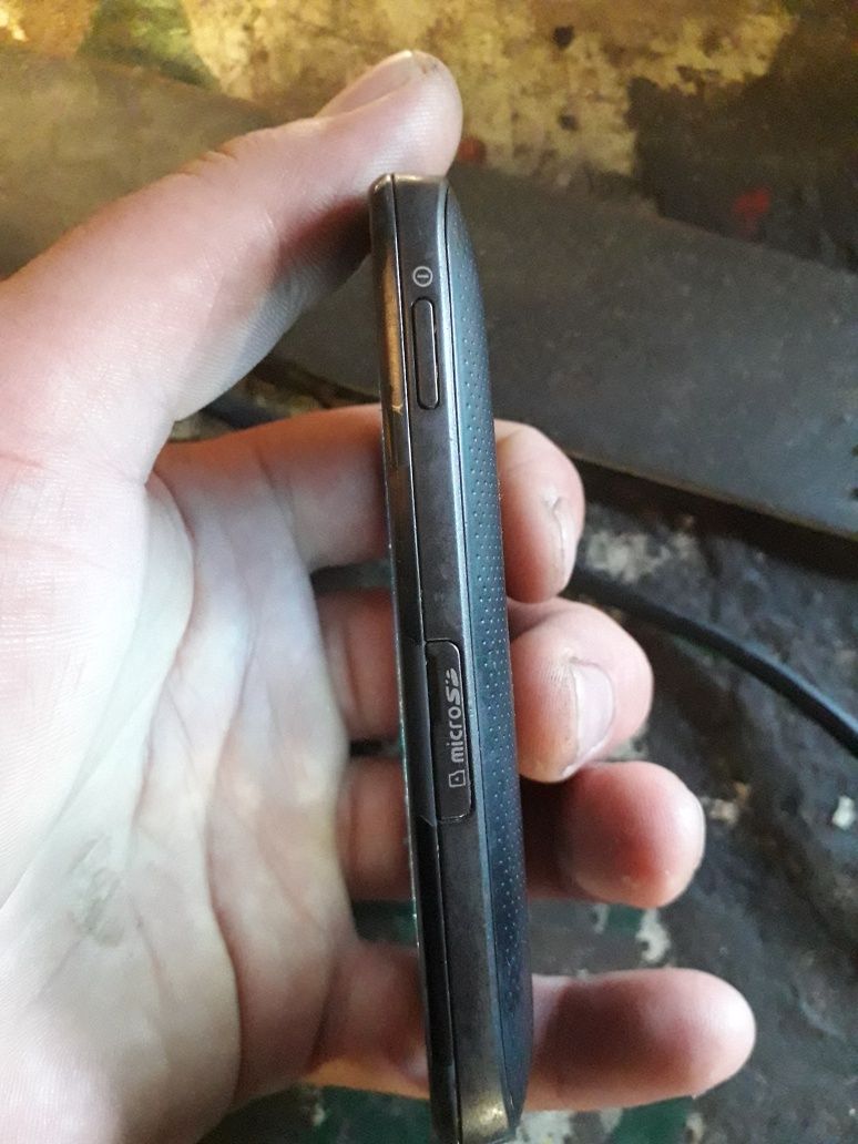Мобильный телефон самсунг GT-S5660