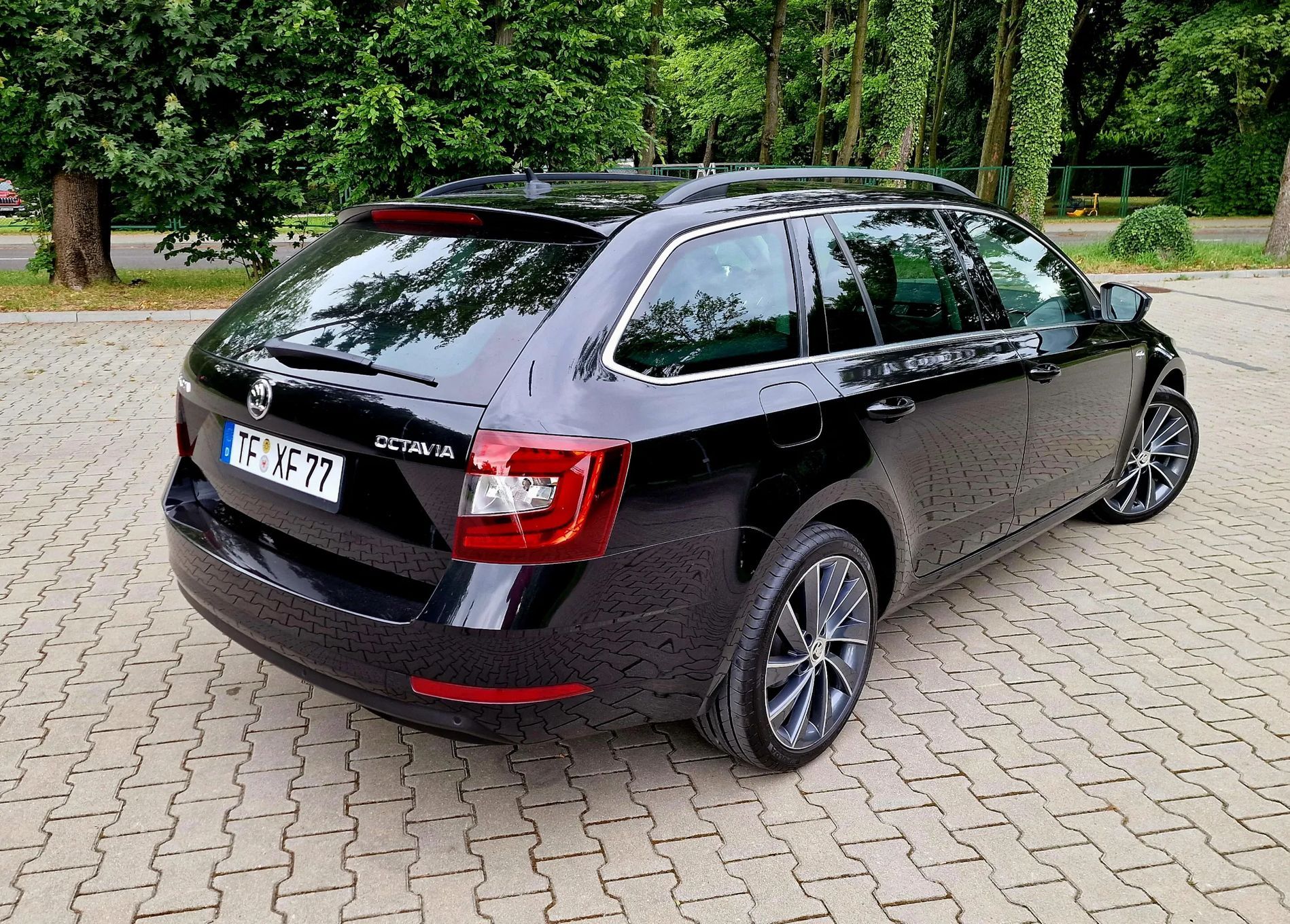 Skoda Octavia Laurin & Klement 2.0TDI DSG Full Opcja Bezwypadkowa Ambiente Alkantara