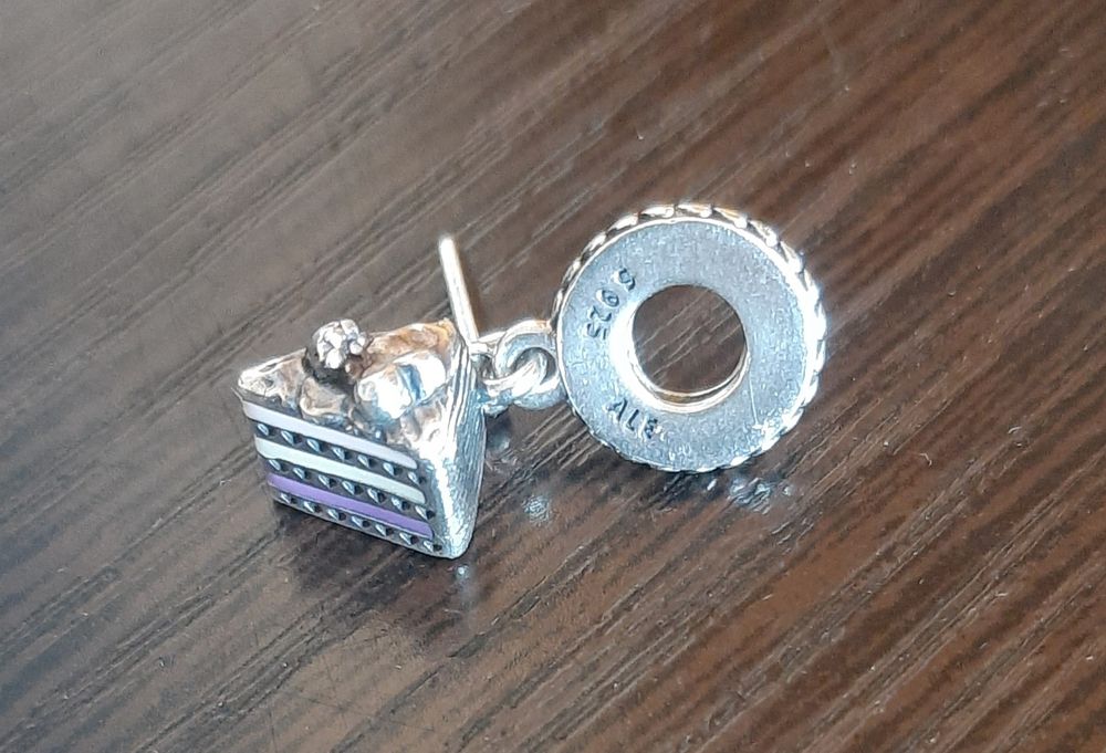 ШАРМ Підвіска Пандора Торт срібло 925 проба - Pandora Celebration Cake