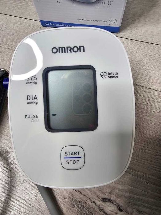 Ciśnieniomierz elektroniczny Omron X2 BASICS na ramię Mankiet 22-32cm