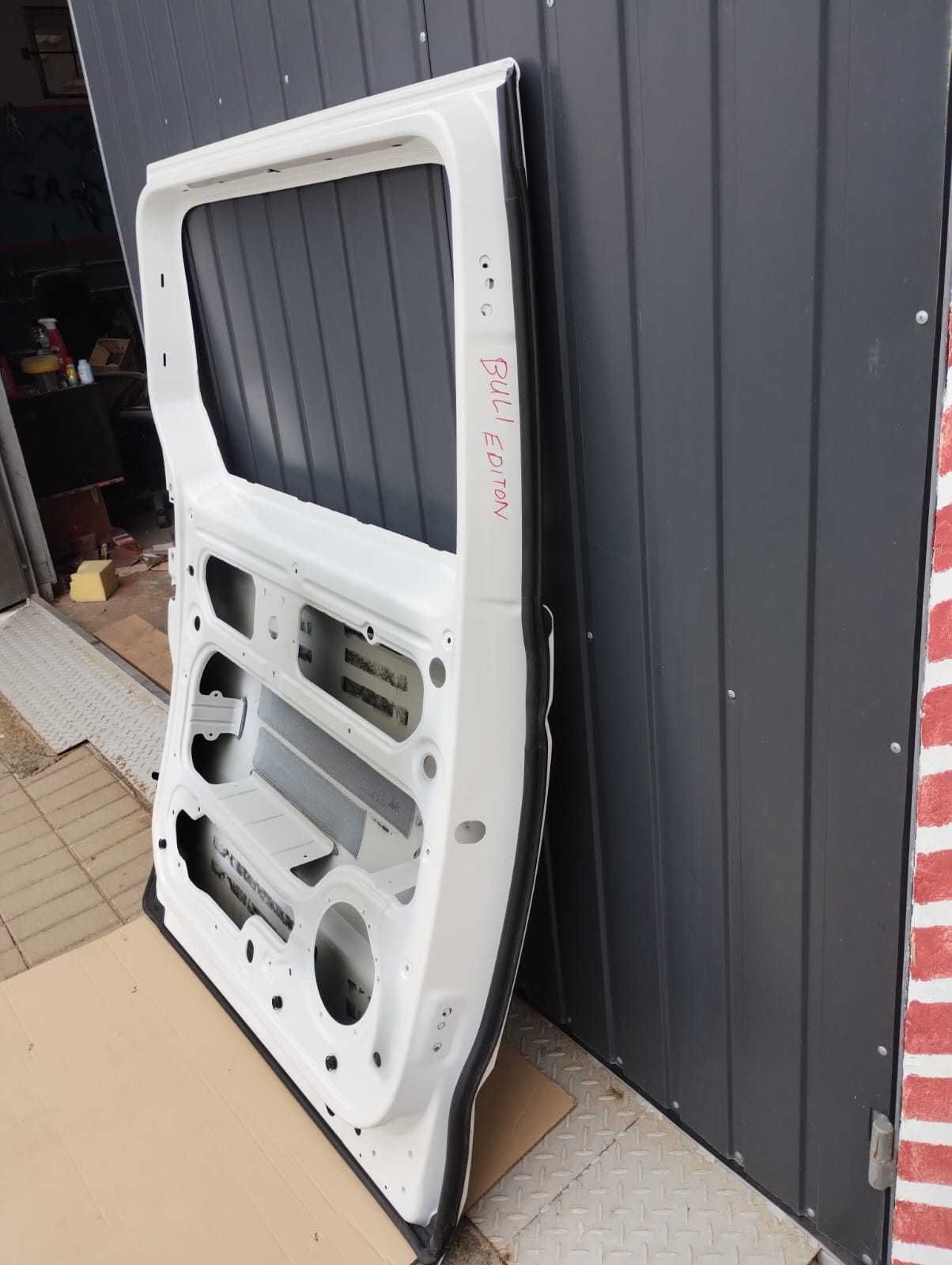 Drzwi lewe boczne VW Transporter T7 Multivan