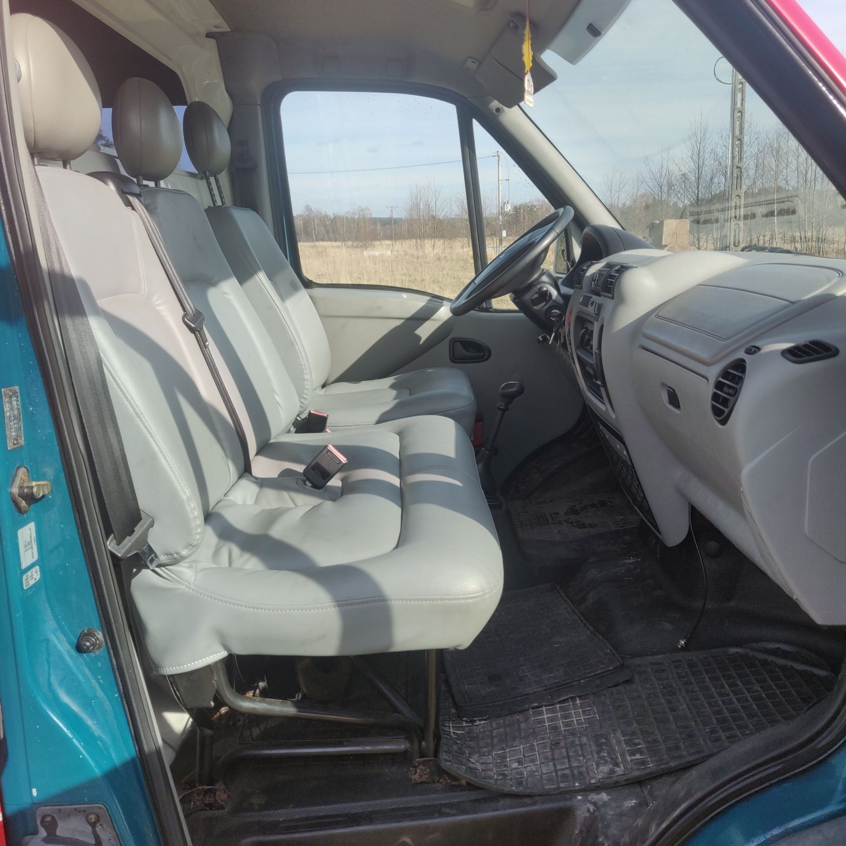 Renault Master kamper specjalny straż ITD 7 osobowe