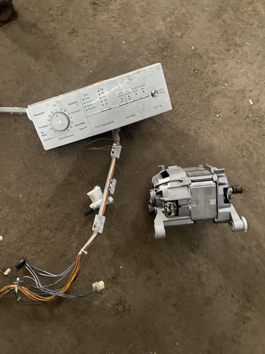 Мотор і плата з пральної машини simens WM12E193