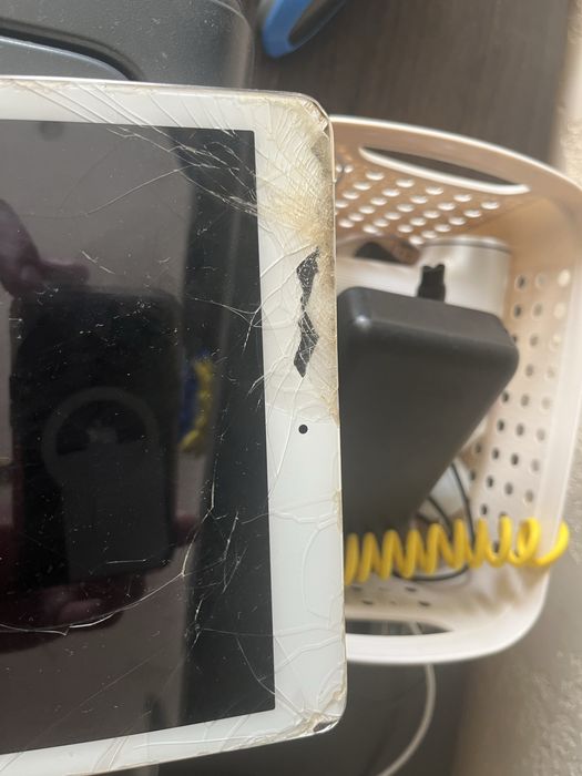 Ipad A1567, працює від зарядки