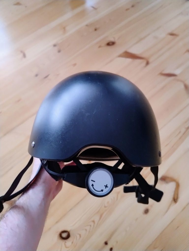 Kask jeździecki na konie rozmiar 52-55 stan bardzo dobry