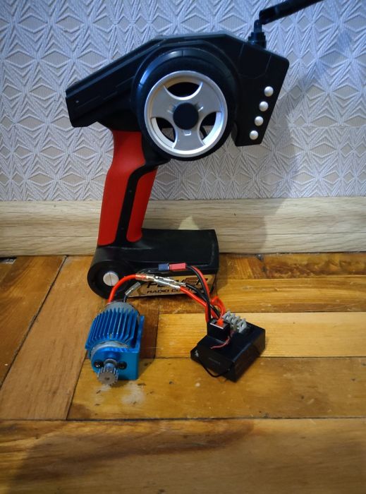 Мотор с приемником и аппаратурой от WLToys a979