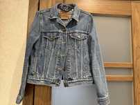 Продам джинсову куртку Levis в ідеальному стані, розмір S
