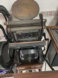 Máquina Tipográfica Antiga