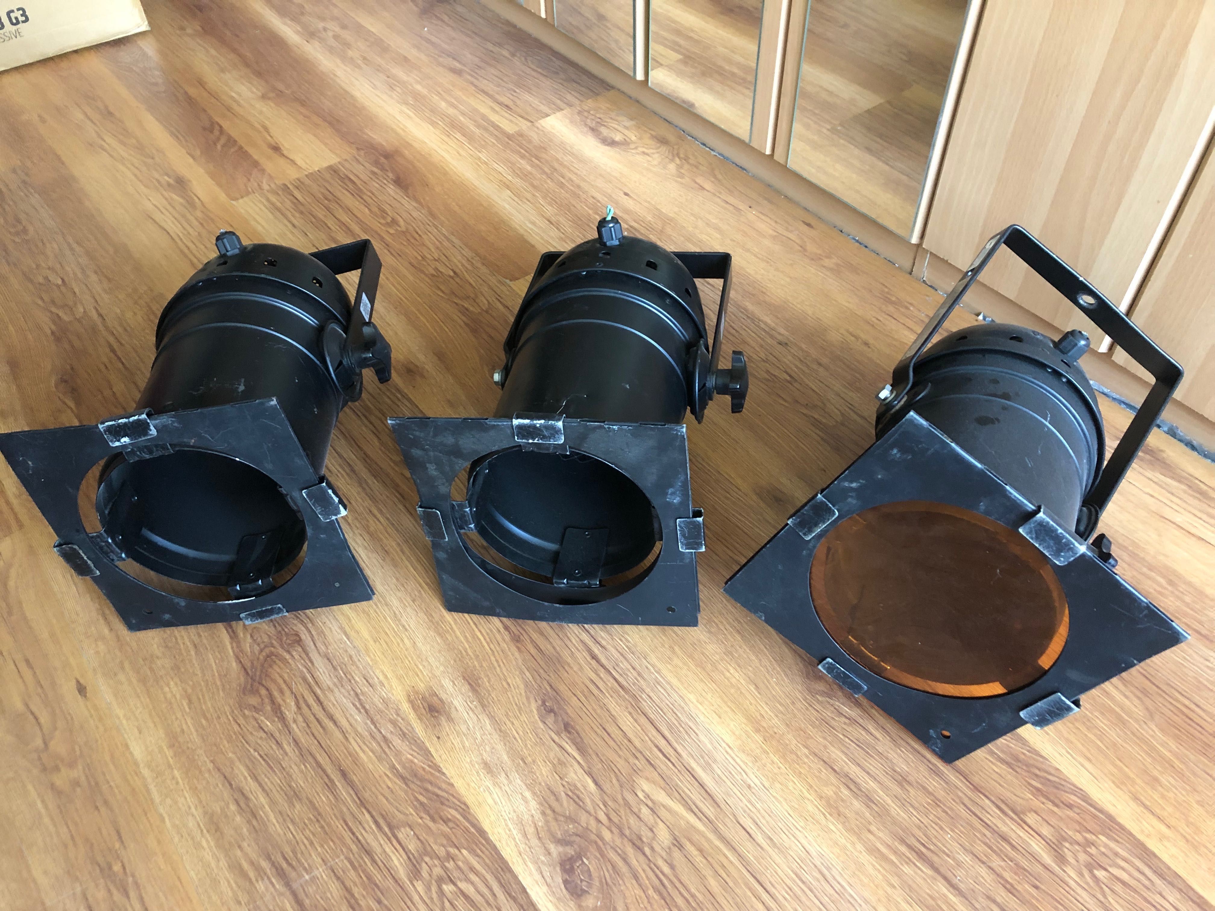5 x reflektor PAR 56 z żarówkami (5x300W)