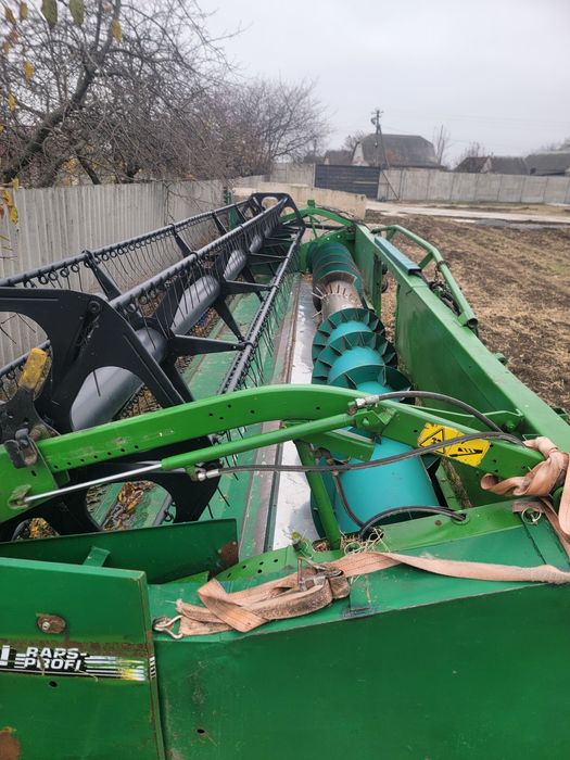 Продам жатку зерновую  john deere 625r рапсовый стол zurn