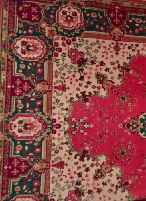 Ковер на стенку красный